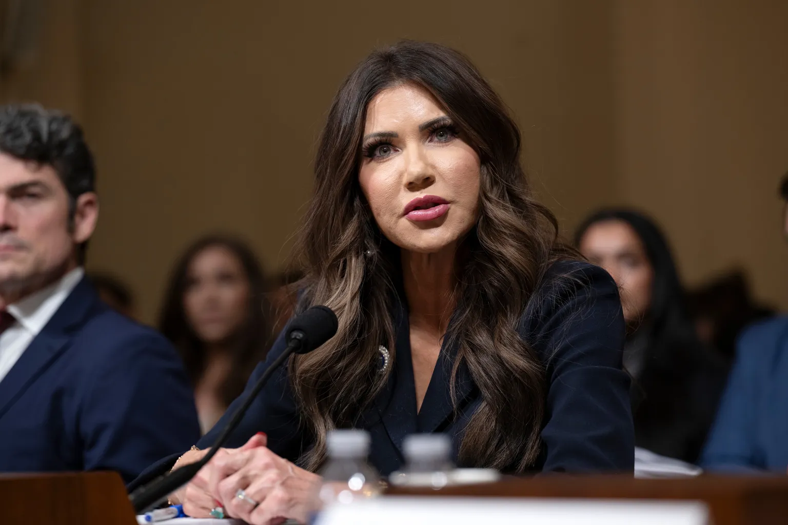 Archived image accompanying: Democrats and GOP Senators Demand DHS Secretary Noem’s Ouster Over Pretti Shooting
