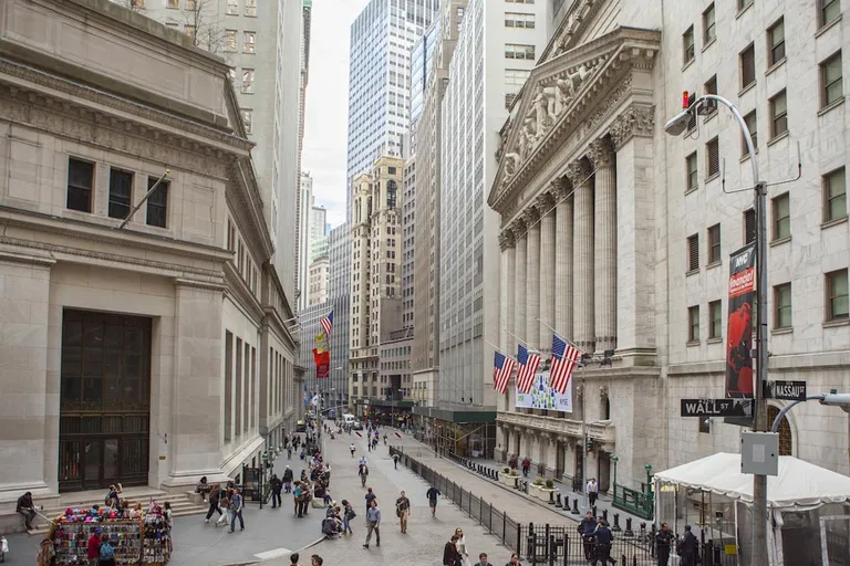 Archived image accompanying: S&P 500 Notches 8th Weekly Gain in Second-Best Rally on Record